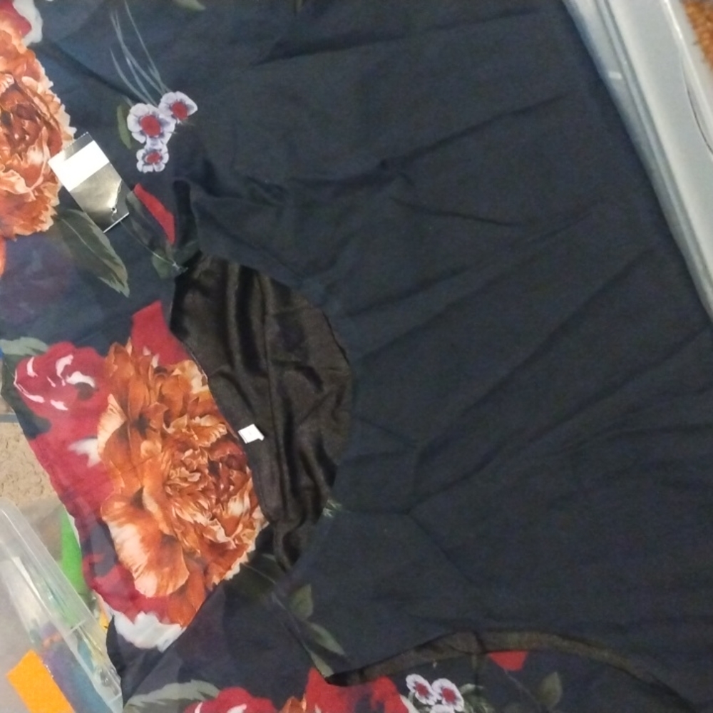 Flower top - Picture 2 of 2